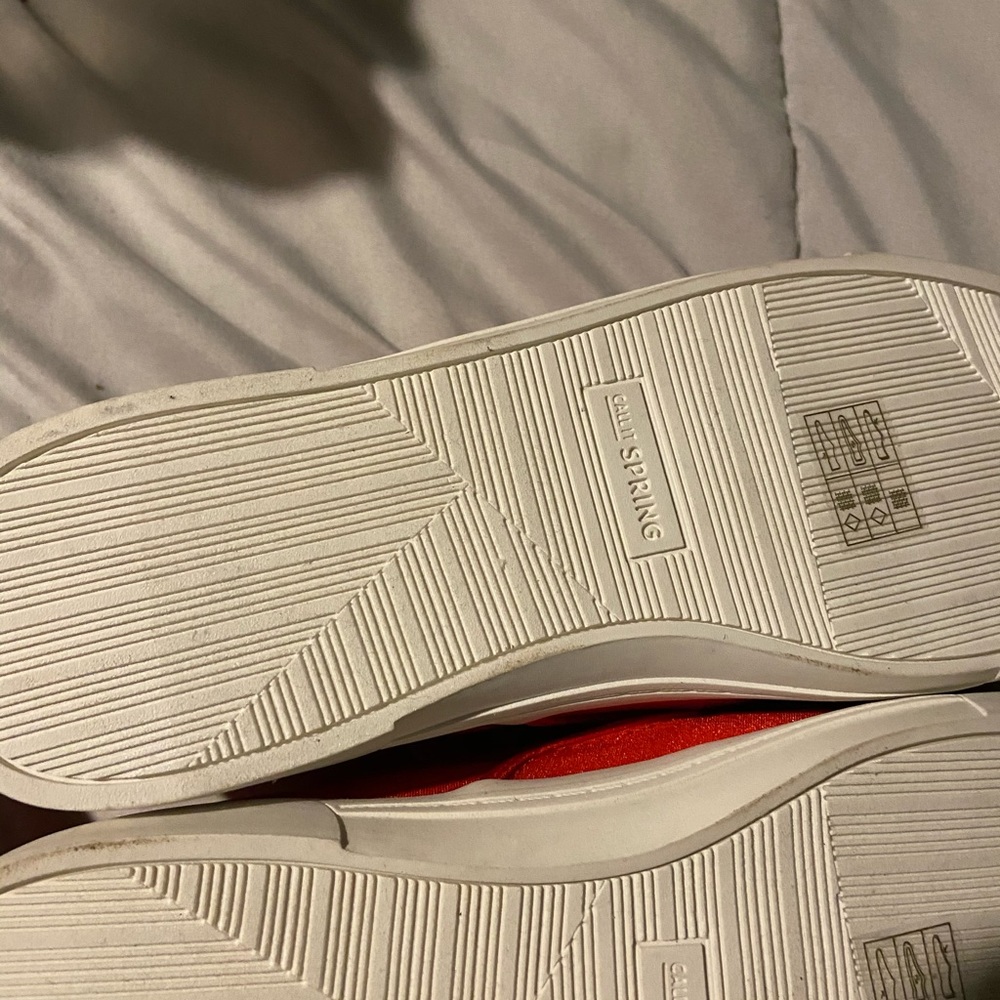 Shoes - Picture 3 of 4